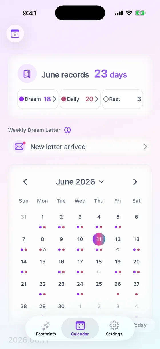 Calendar showing dreams, daily notes, and rest days